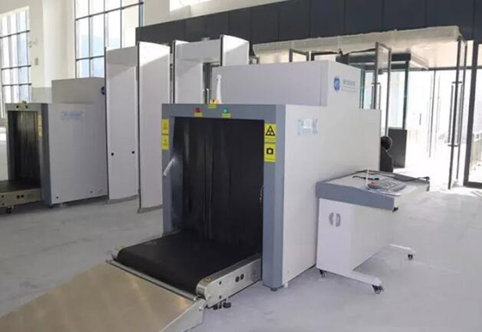 全國、省市政協(xié)委員體驗蘭渝鐵路、視察階州廣場